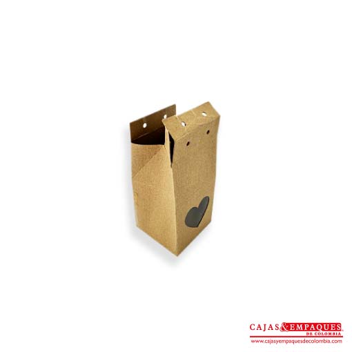 Caja plegadiza con ventana de corazón 6x6x6.5 cm café Cajas y Empaques de Colombia