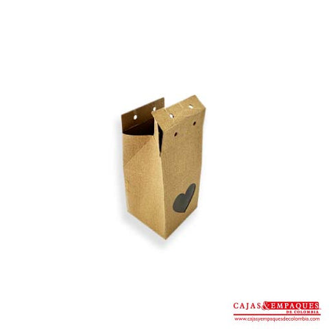 Caja plegadiza con ventana de corazón 6x6x6.5 cm café Cajas y Empaques de Colombia